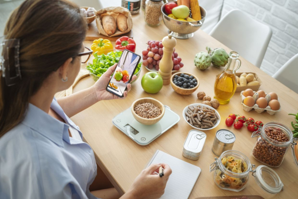 Можно ли тренироваться и питаться по программе блогеров и профессиональных спортсменов